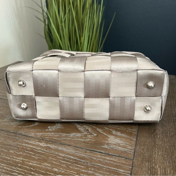 Harvey's Seatbelt Bags Large Tote Bag in Champagne - Picture 7 of 11